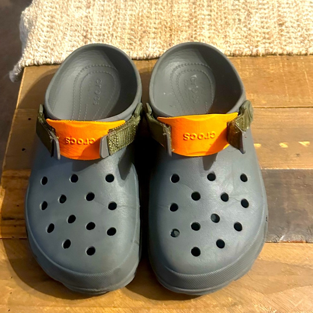 Terrain Crocs